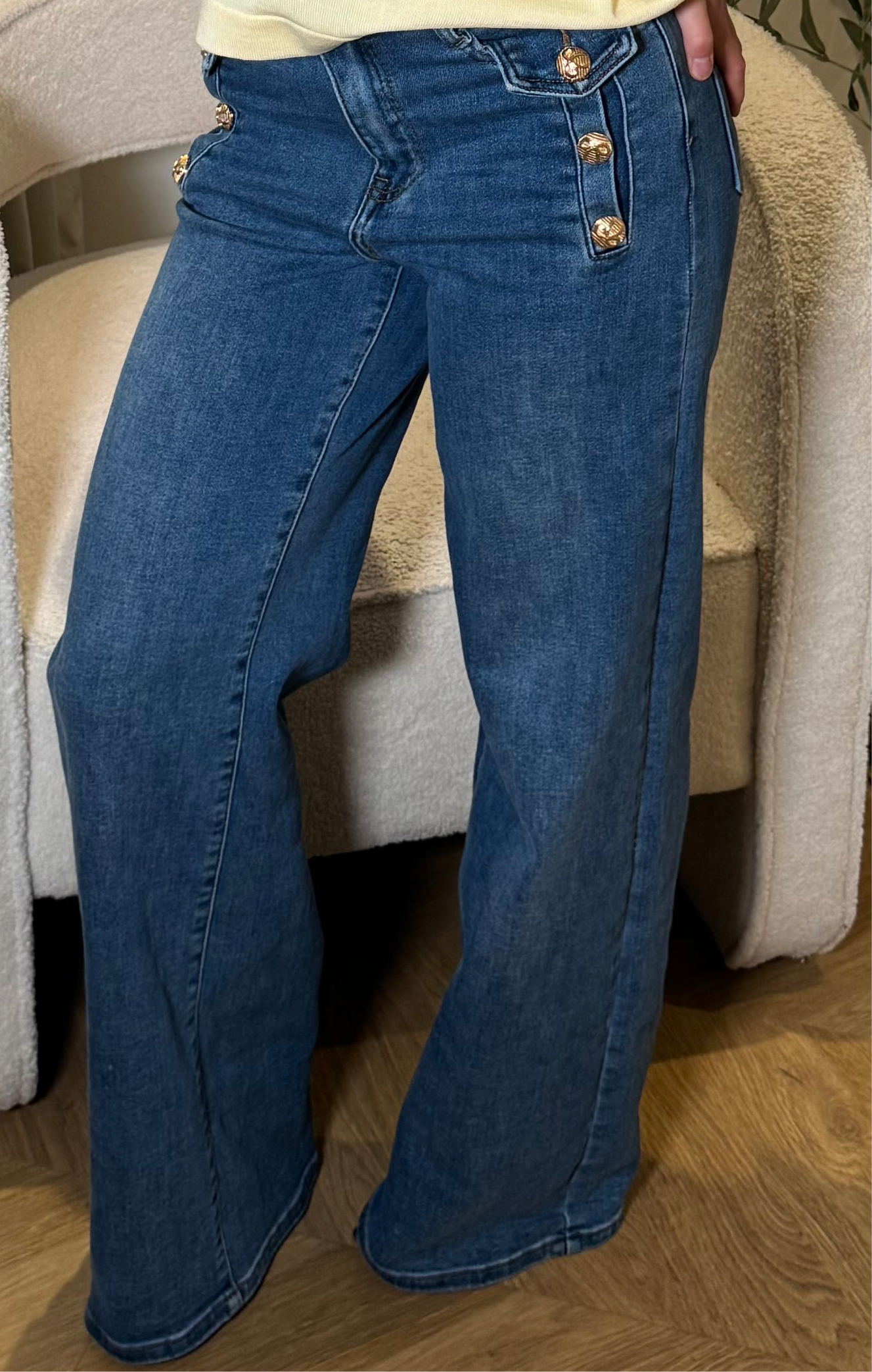 The ALEXIA wide leg gold buttoned jeans
