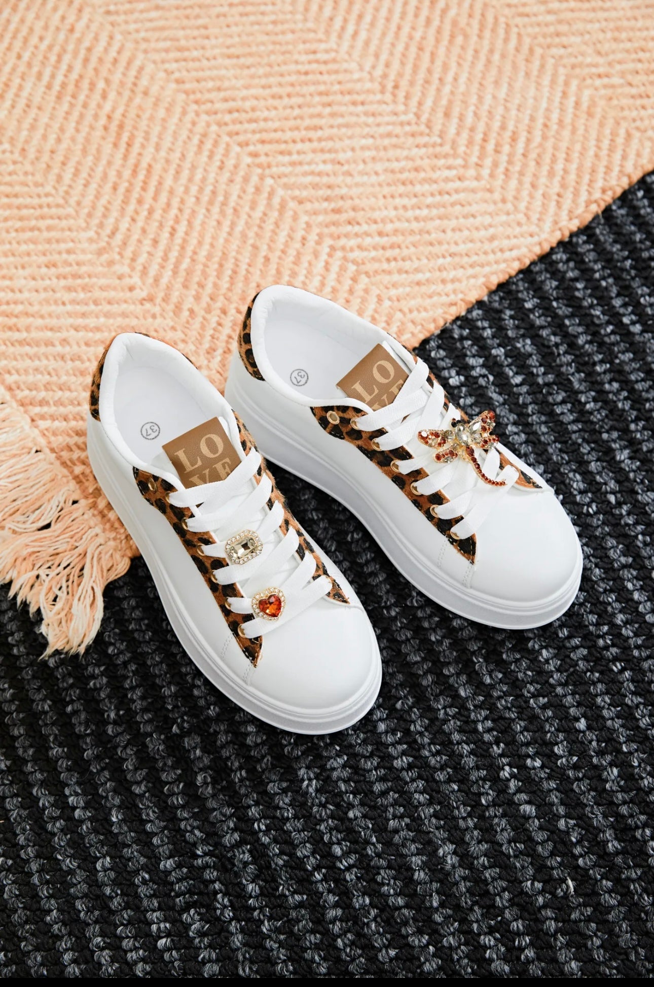 Dragon fly broach trainers