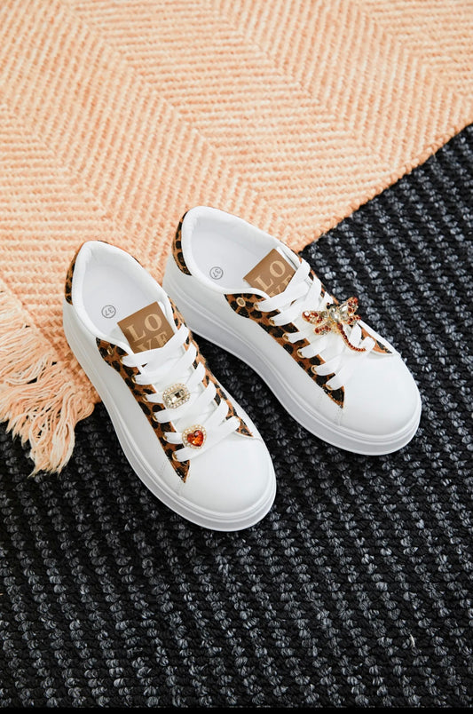 Dragon fly broach trainers